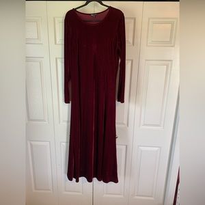 Urban Coco burgundy velvet maxi dress size XXL (16-18)